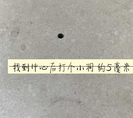 陕州瓷砖空鼓维修公司专业解答在瓷砖铺贴过程中，如果砂料搅拌不均匀，将会带来以下问题