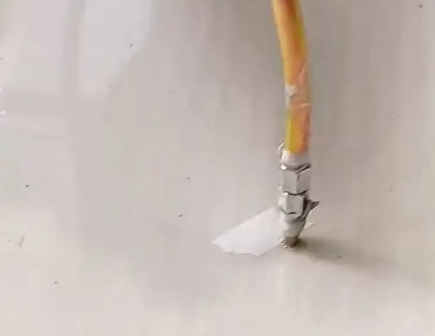 陕州瓷砖空鼓维修公司专业解答在瓷砖铺贴过程中，如果使用的砂料过粗（如全部使用了粗砂），可能会导致以下问题